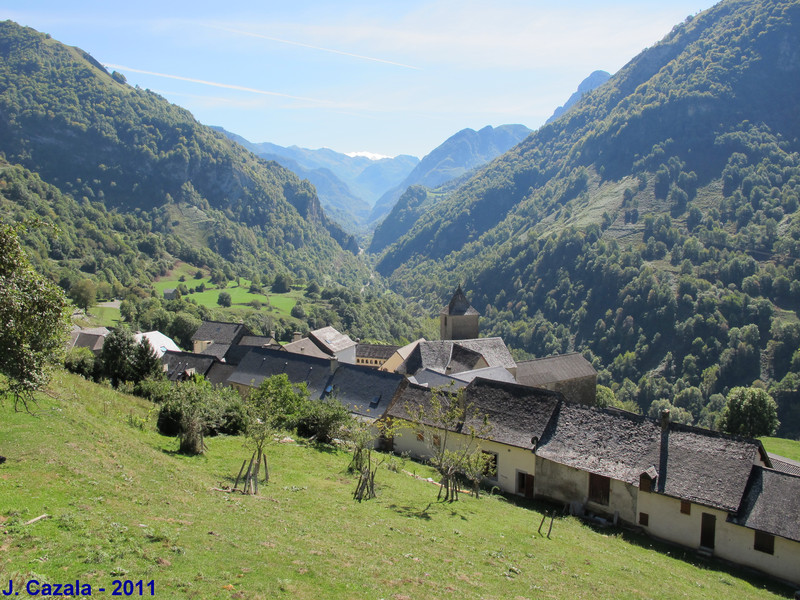 Le petit village de Cette dans la Vallée d'Aspe