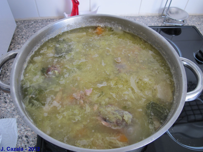 Garbure des Pyrénées aux manchons de canard