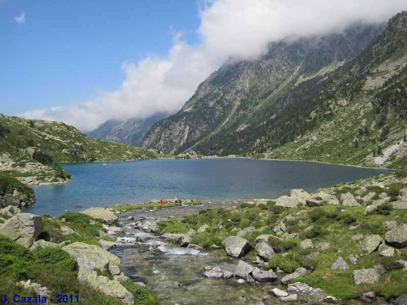 Le lac d'Estom dans la vallée du Lutour