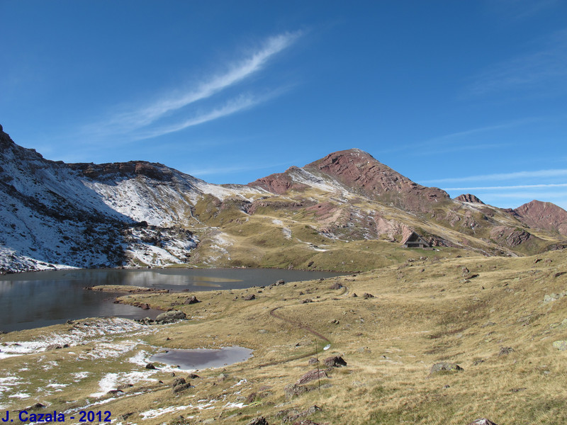 Lac et refuge d'Arlet