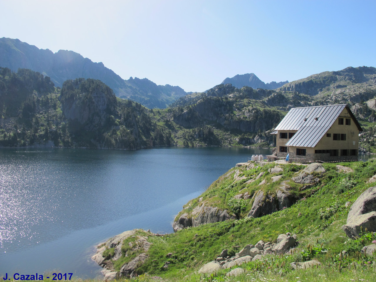 Paysage incontournable des Pyrénées : Estany de Colomers