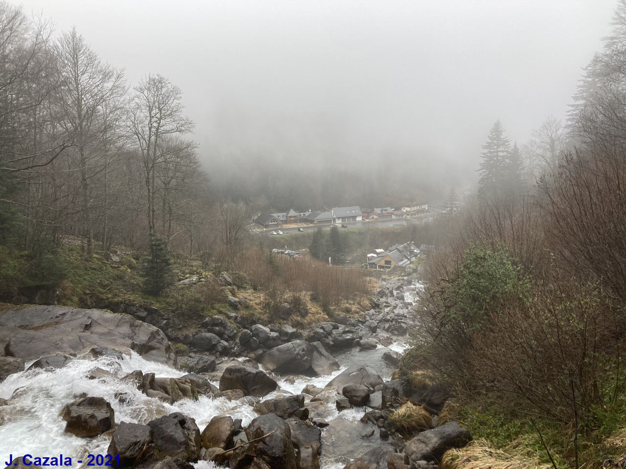 La Raillère depuis Cauterets dans les nuages