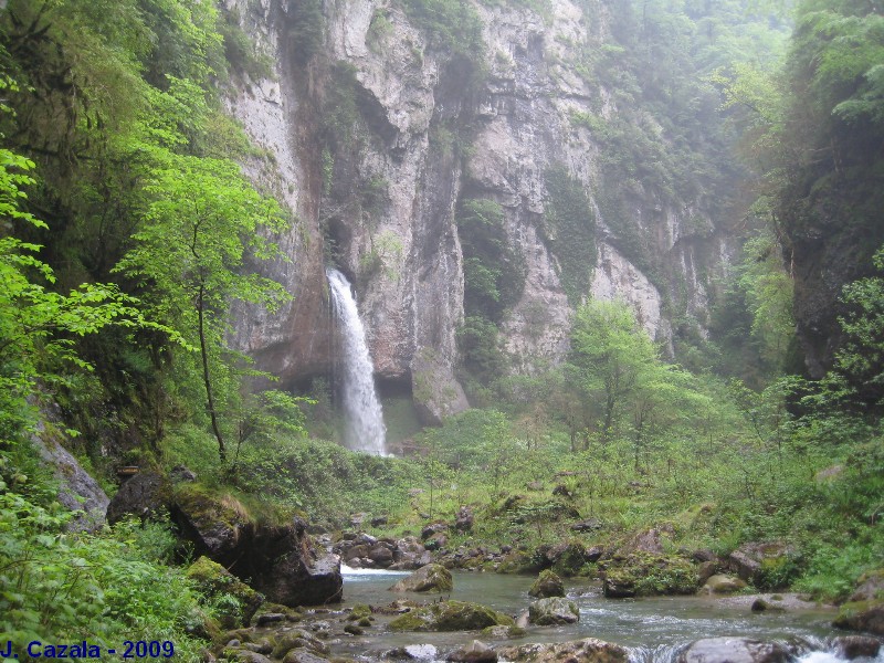 Paysage incontournable des Pyrénées : Les gorges de Kakuetta