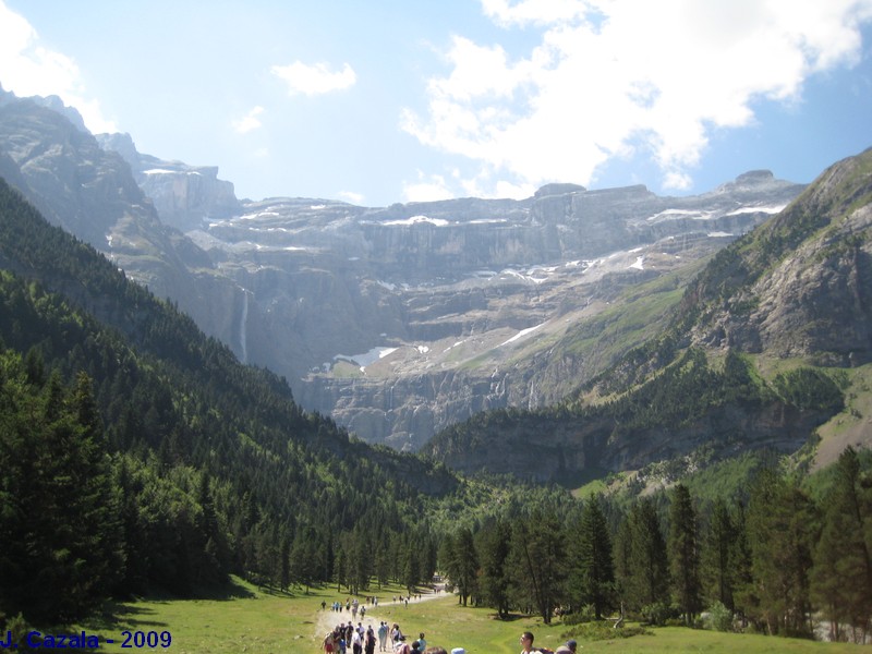 Paysage incontournable des Pyrénées : Le cirque de Gavarnie