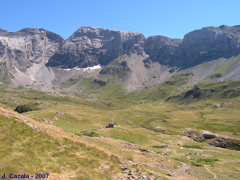 Paysage incontournable des Pyrénées : Le cirque de Troumouse