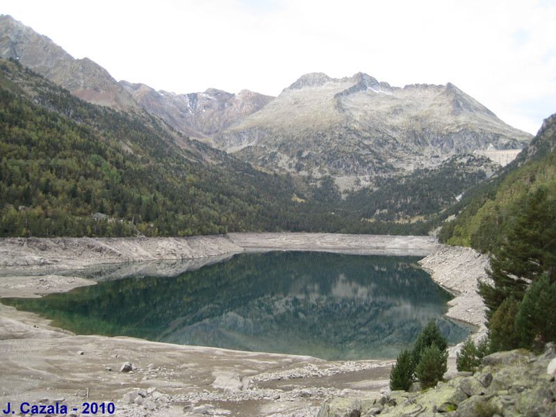 Le lac d'Oredon en automne